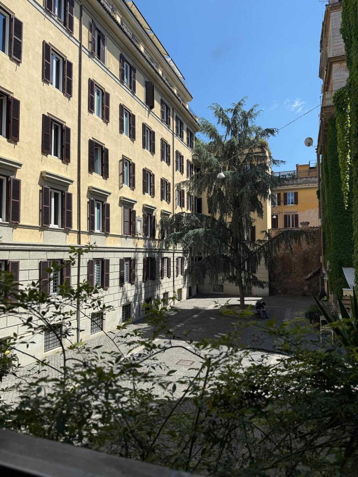 Vacation In Borgo Pio-near San Pietro Apartment